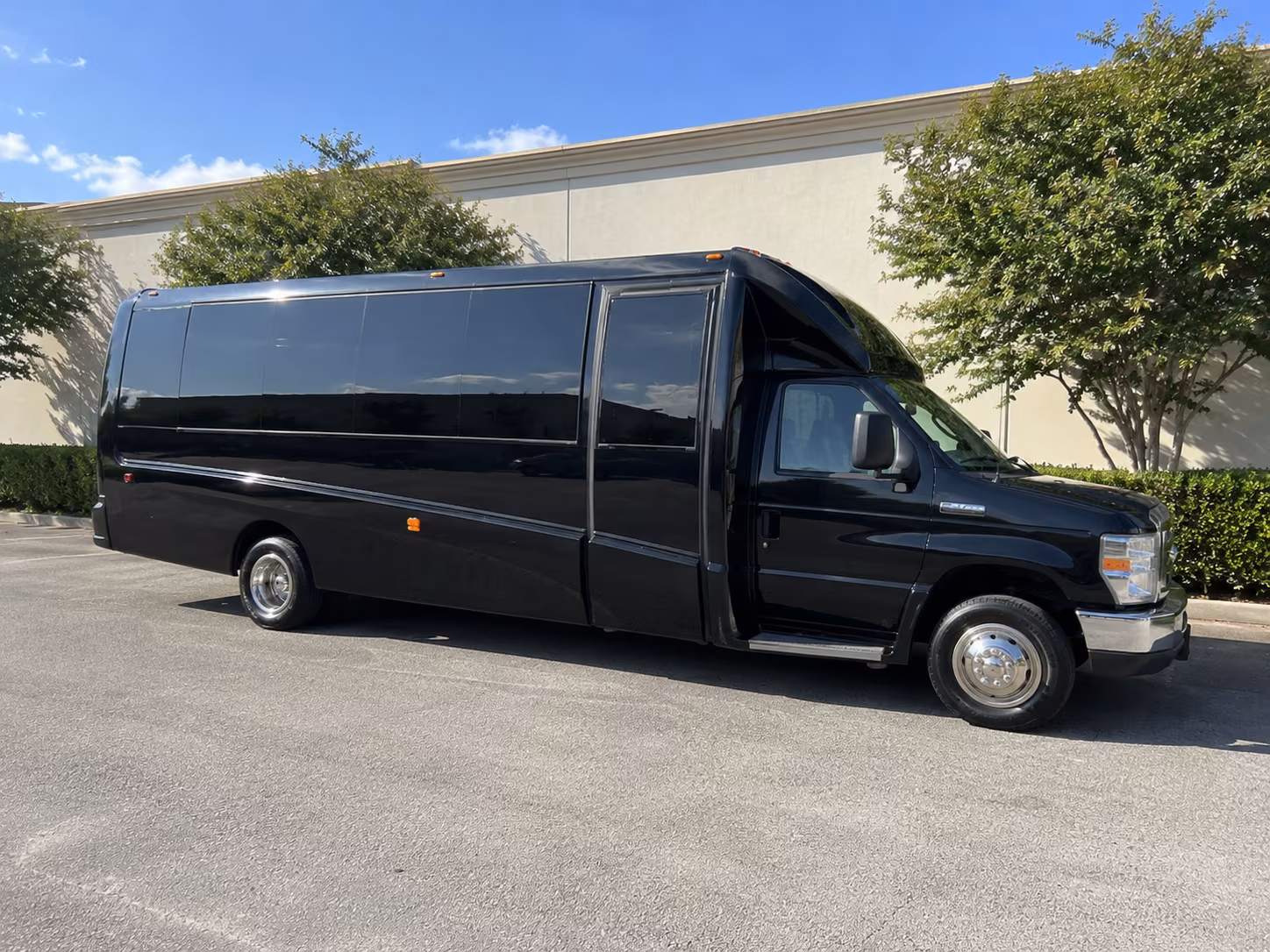 Cedar Park Birthday, Sweet 16, & Quinceañera Party Bus Rentals